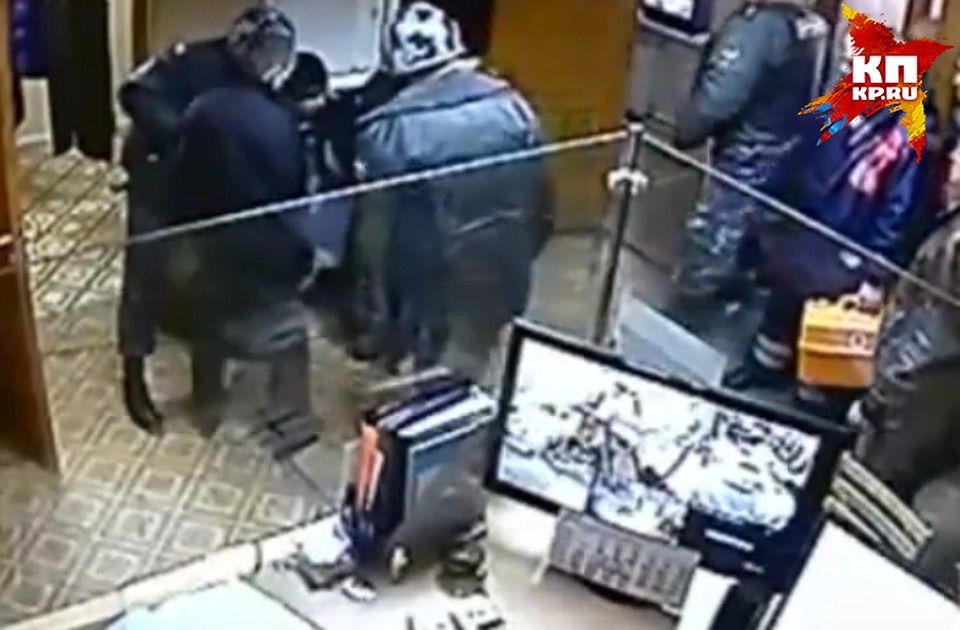 В Первоуральской прокуратуре мужчина поджег себя