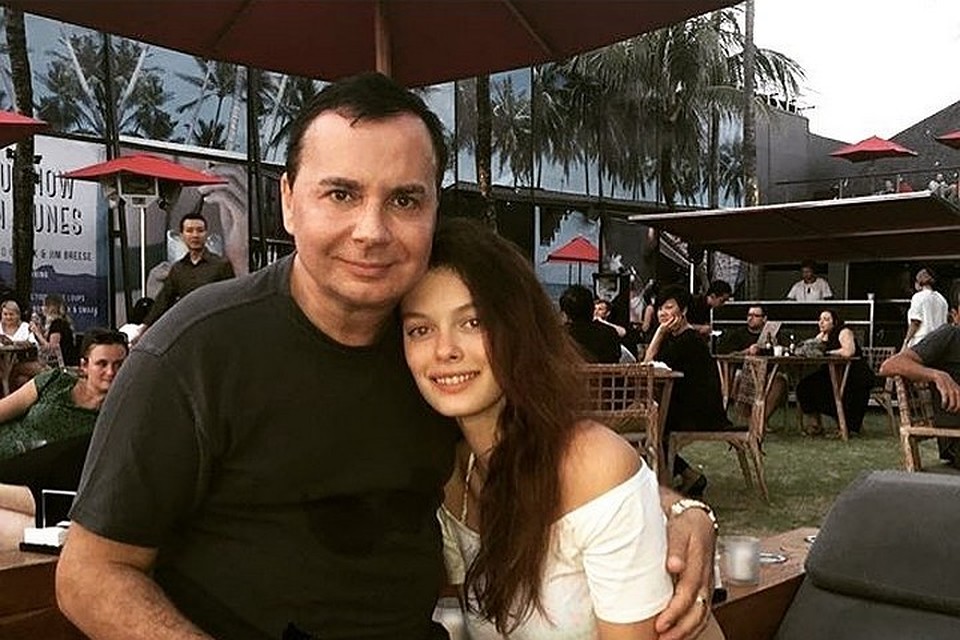 После скандального разрыва с олигархом красноярская модель Лиза Адаменко возвращается в Россию. Фото соцсети, instagram