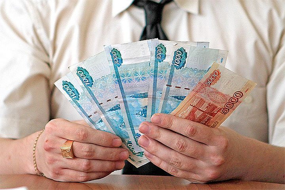 Вкладывать деньги в эти бумаги имеет смысл только на все три года. Если средства могут понадобиться вам раньше, лучше положить их в крупный банк