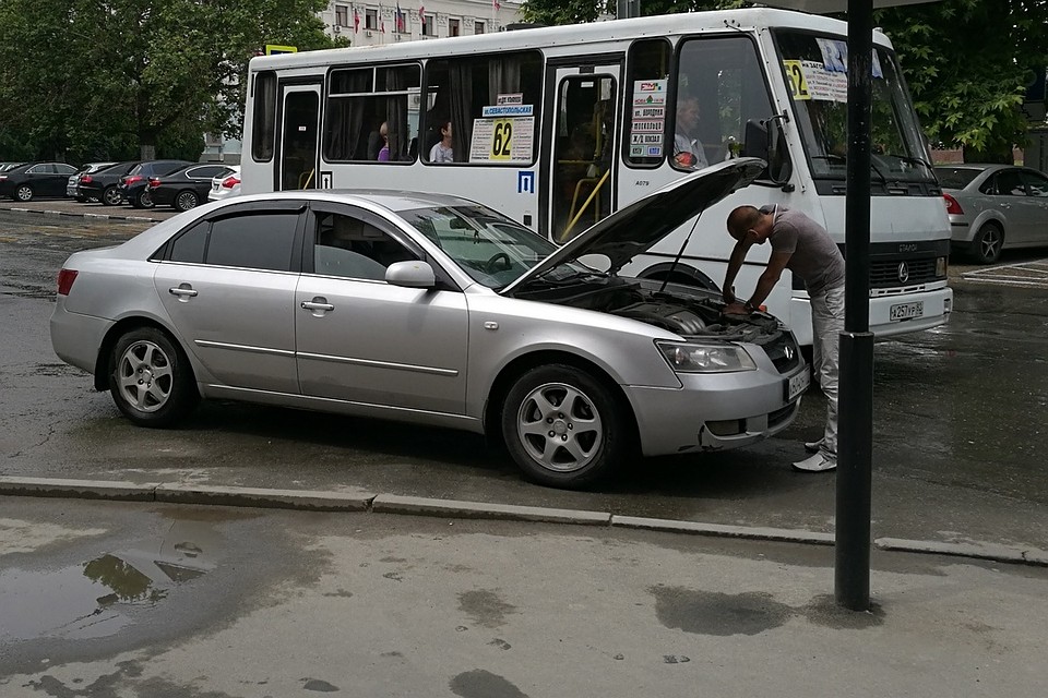 Беда может случиться в центре города, и тогда неминуемо создается пробка.