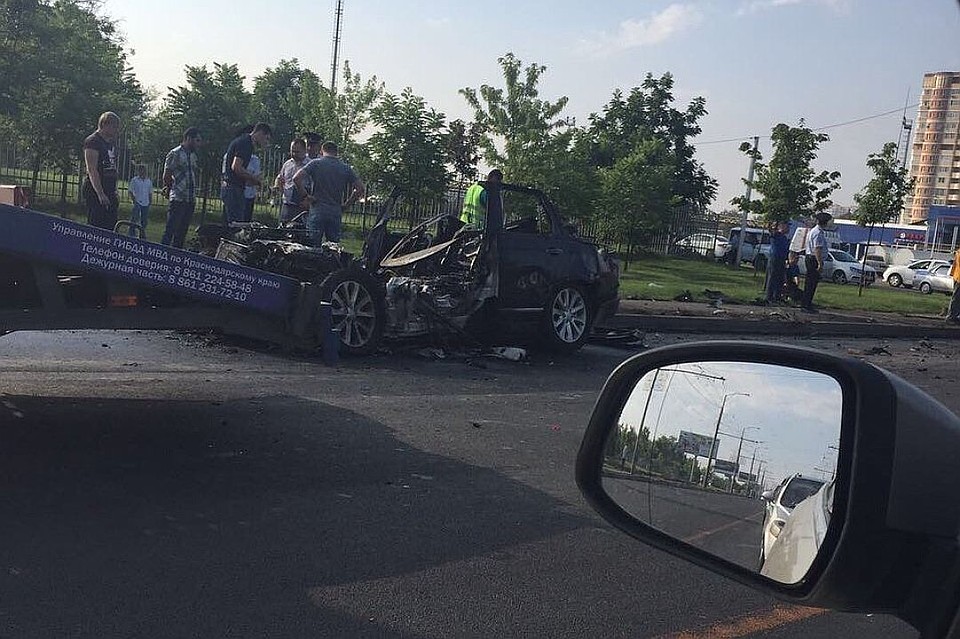 Внедорожник превратился в груду металла Фото: vk.com/romaarkan