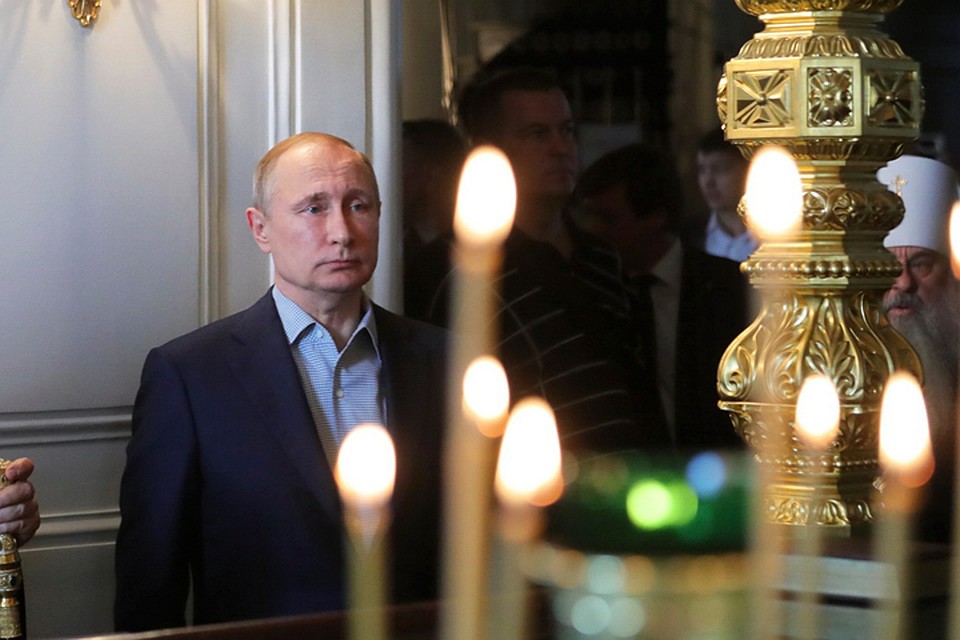 По дороге из Валаамского монастыря Владимир Путин приехал в другой - Коневский Рождество-Богородичный мужской монастырь на острове Коневец на Ладожском озере