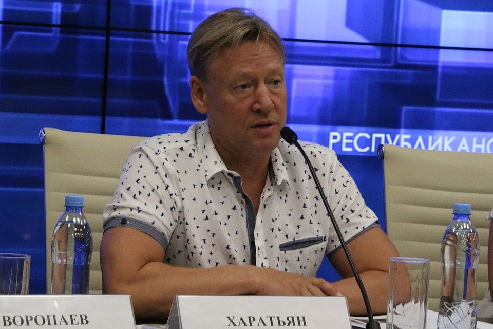 Евпаторию, по словам Дмитрия Харатьяна, выбрали за звание "детской здравницы".