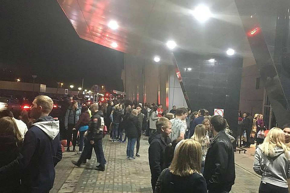 В Челябинске массово эвакуировали посетителей нескольких торговых центров. Фото пользователя Инстарам pavel_gusev.d
