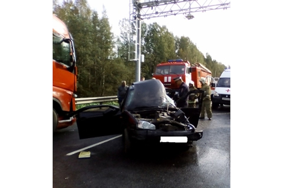В тройном ДТП под Тверью умер мужчина В тройном ДТП под Тверью умер мужчина