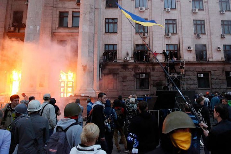 Из-за пожара в Доме профсоюзов погибли десятки людей