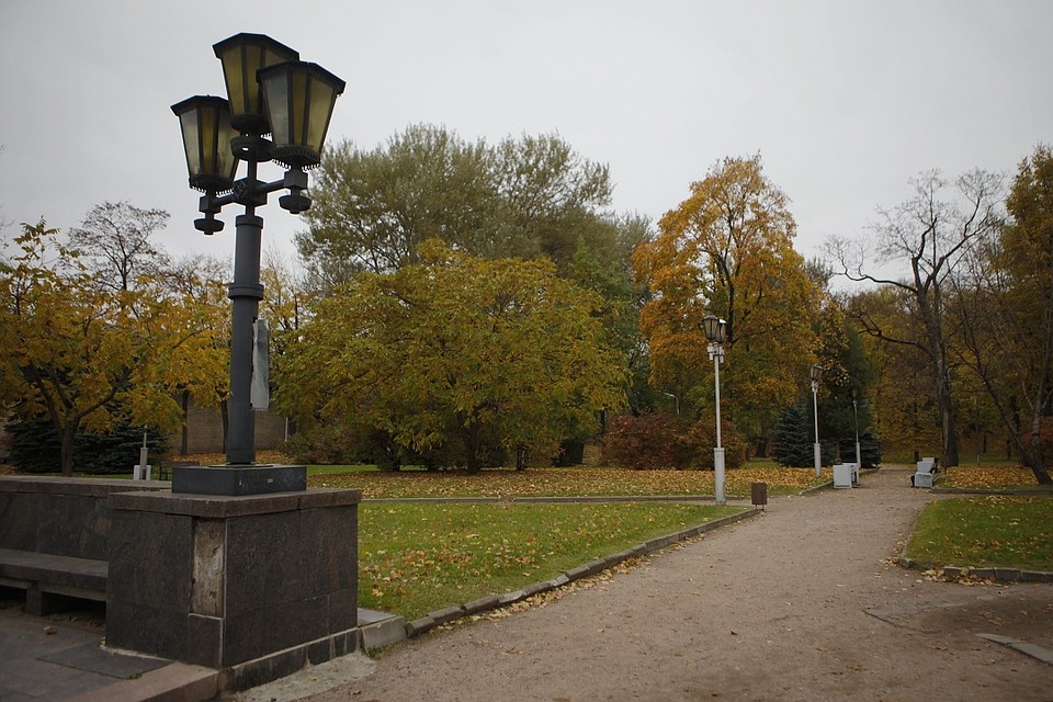 В Пскове переходят на энергосервисный контракт, чтобы платить за освещение улиц меньше, а сами лампы реже менять.