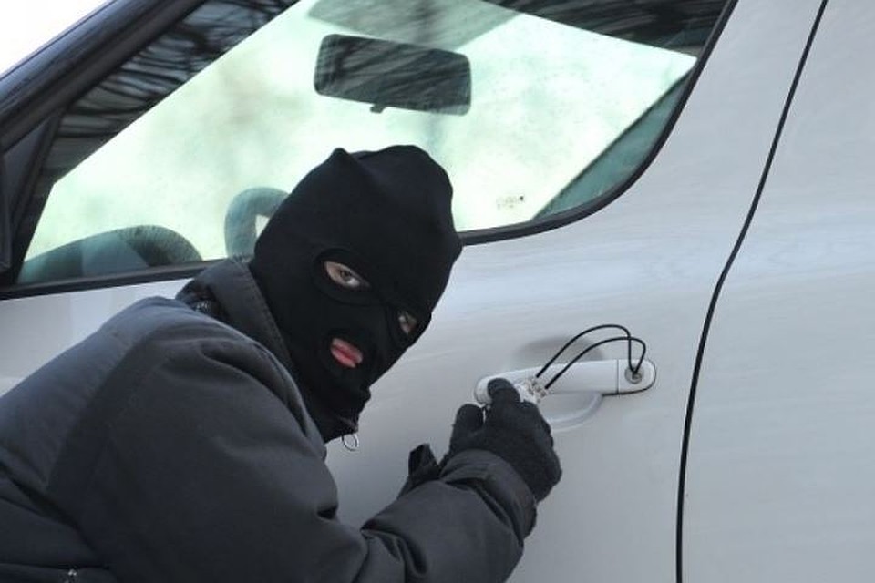 В Новороссийске на 3,5 млн руб. обокрали участников выставки антиквариата В Новороссийске на 3,5 млн руб. обокрали участников выставки антиквариата
