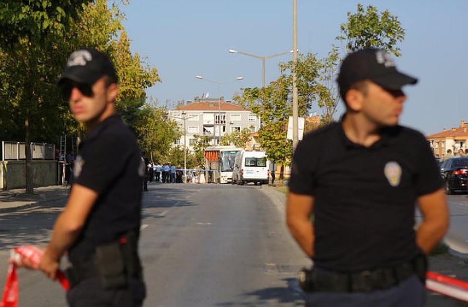 В Турции полицейский совершил покушение на прокурора Антальи В Турции полицейский совершил покушение на прокурора Антальи