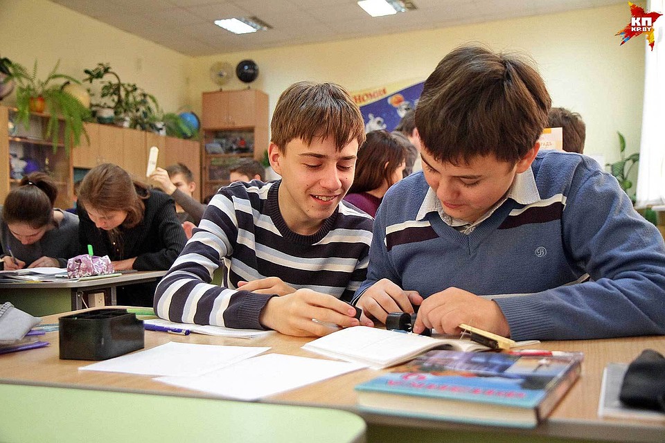 Мы все заинтересованы в том, чтобы будущее у страны было образованным.