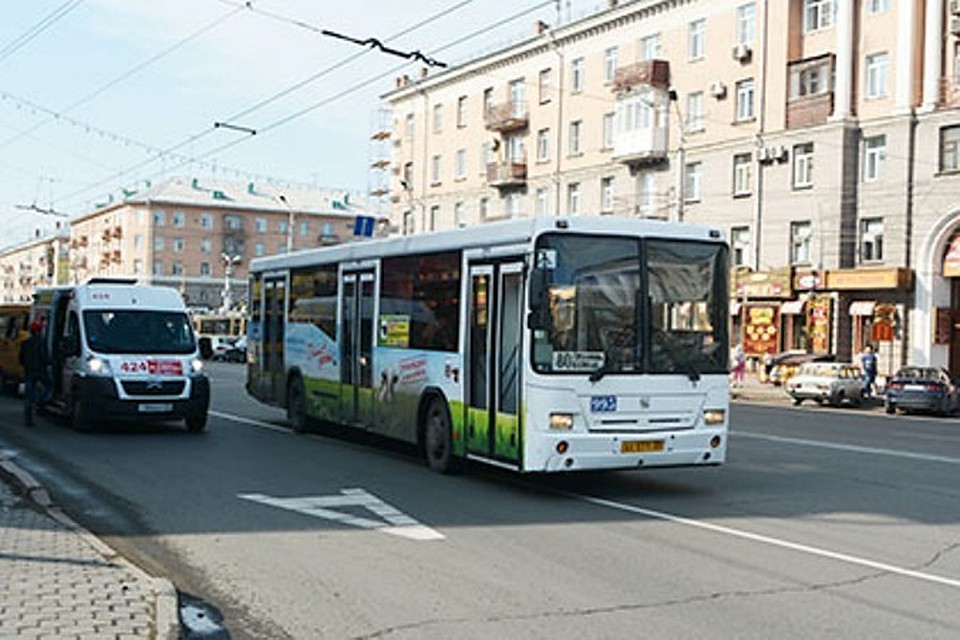 Жителям объясняют: появится 4 новых автобусных маршрута и 2 - троллейбусных (один свяжет пос. Солнечный и завод им. Попова, другой - пос. Юбилейный и вокзал). Около 25 маршрутов сократят, причем, как уверяют в мэрии, без ущерба для пассажиров.
