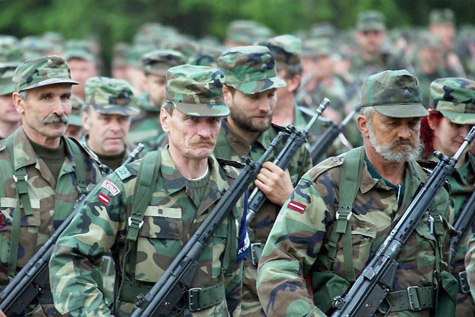 Власти Латвии дают возможность всем гражданам страны добровольно записываться в военный резерв. Фото: с сайта gorod.lv