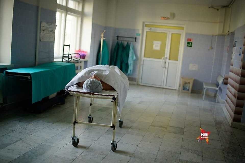 В Алапаевске труп три дня пролежал под лестницей в больнице