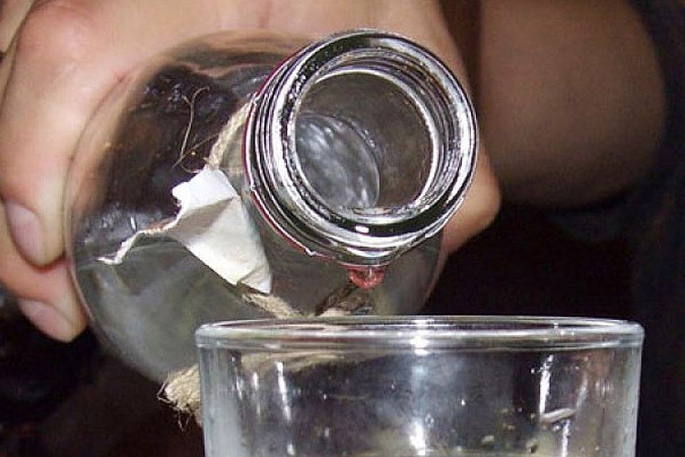 Литовские полицейские предотвратили продажу 900 литров фальсифицированной водки. Фото: с сайта finance.bigmir.net