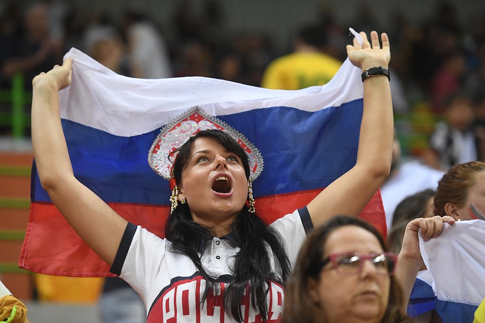 2016 год, болельщица сборной России на трибунах в Рио.