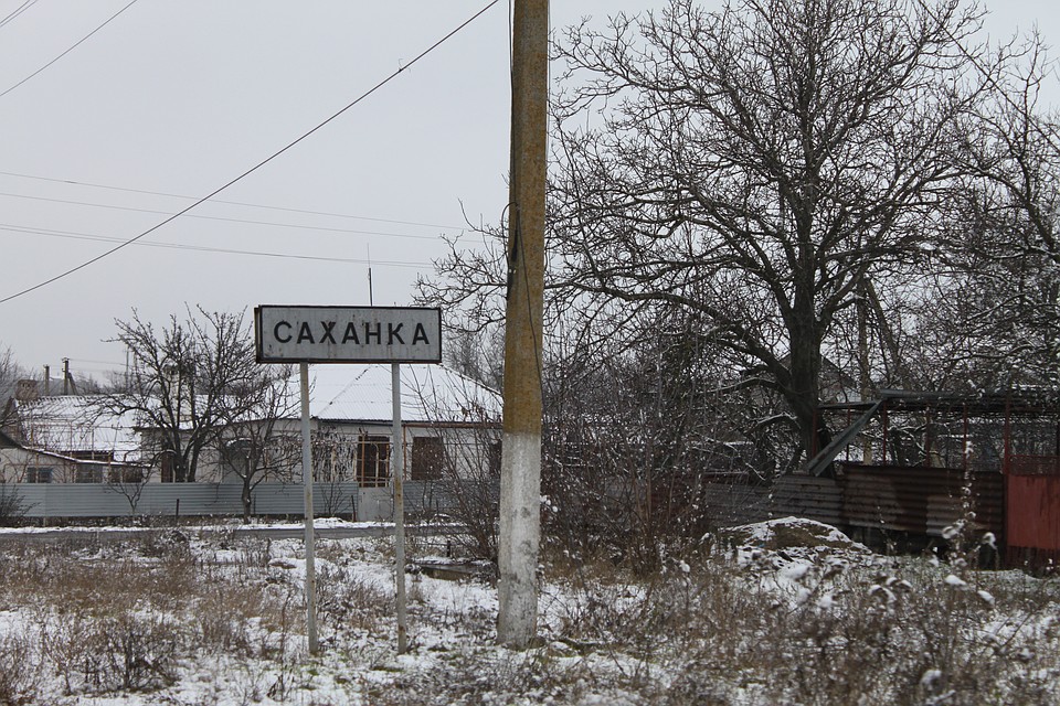 «Комсомолка» поздравила с Новым годом детей на передовой под носом украинских снайперов