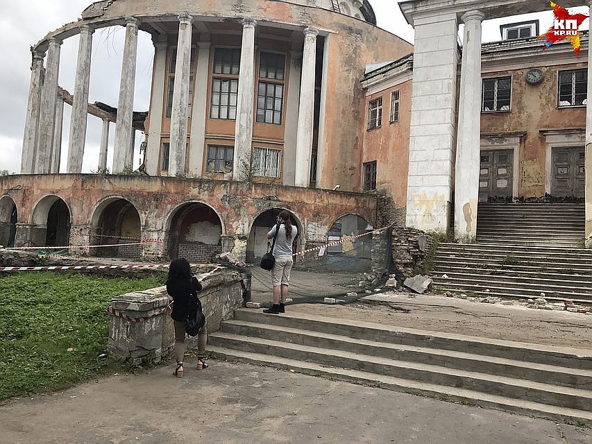 В Заволжье можно сходить к руинам Речного вокзала
