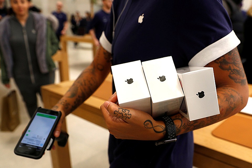 Пользователи не впервые сообщают о проблемах в работе iPhone X. В ноябре они обнаружили, что со временем экран модели может выгорать