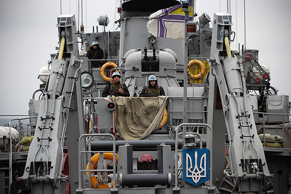 Кстати, украинские власти утверждают, что общая стоимость оставленного в Крыму военного имущества оценивается в 18 млрд гривен