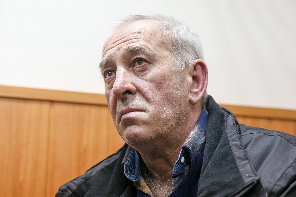 Водитель Виктор Тихонов. Фото: Александр Щербак ТАСС
