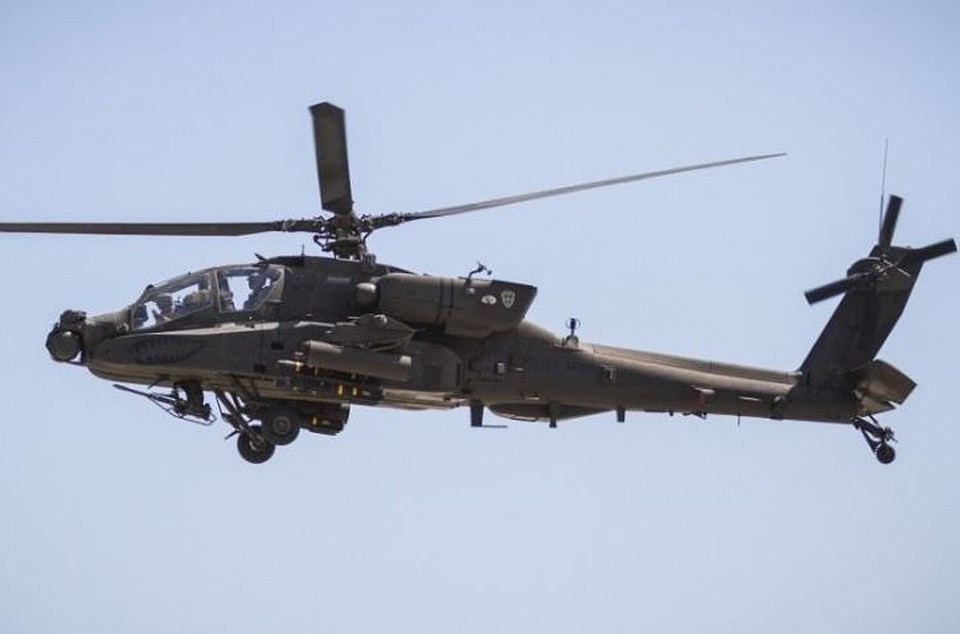 Вертолет AH-64 "Apache" упал во время учебного полета. Фото: скриншот