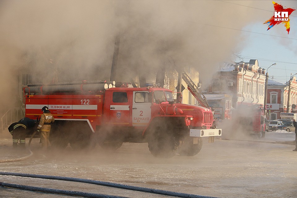 Пожар 21 января 2018 года в Барнауле Фото: Олег УКЛАДОВ