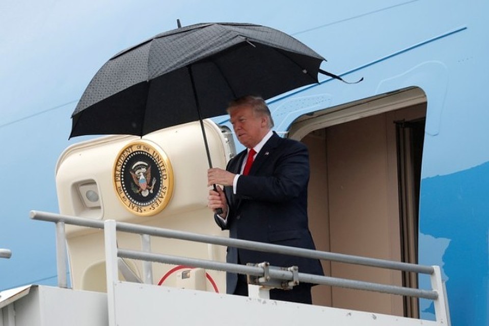 Президент США Дональд Трамп прилетел в Лос-Анджелес, штат Калифорния