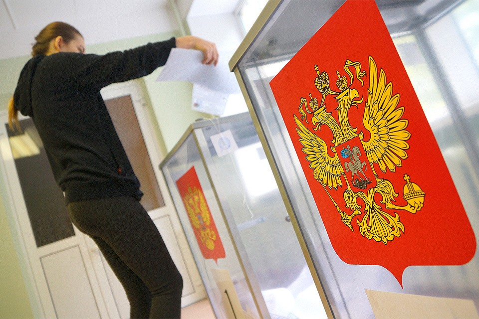 Во Львове полиция не пускает россиян в консульство для участия в выборах