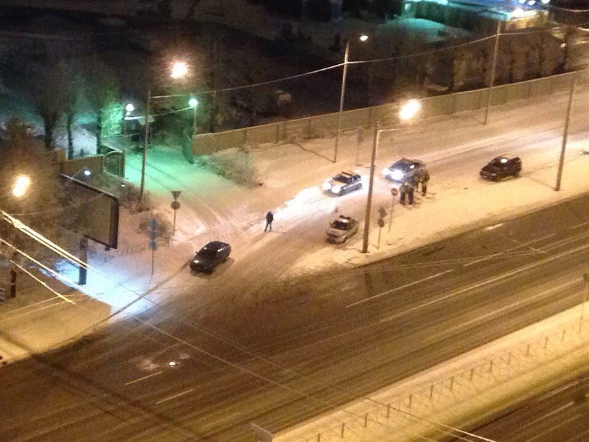 В Петербурге инспекторов ГИБДД обстреляли из автомата В Петербурге инспекторов ГИБДД обстреляли из автомата