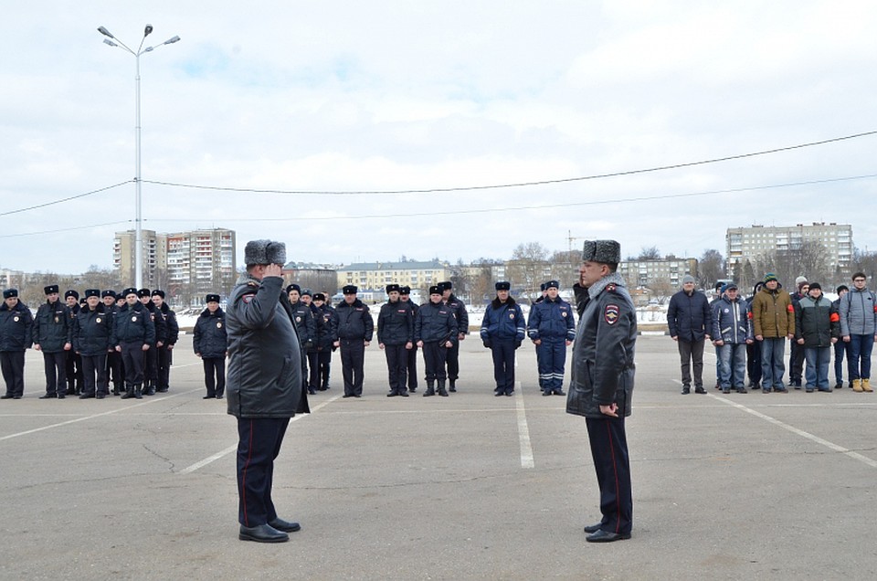 На мероприятии благодарственные письма вручили сотрудникам добровольной народной дружины. Фото: пресс-служба УМВД России по Тверской области,