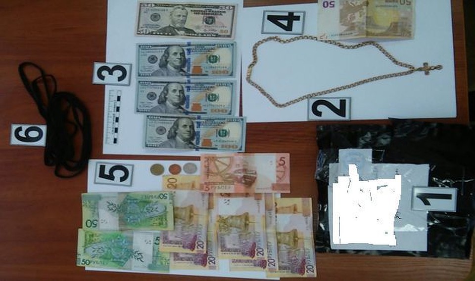 История поражает: семья избивала свою уборщицу и вымогала у нее деньги Фото: СК