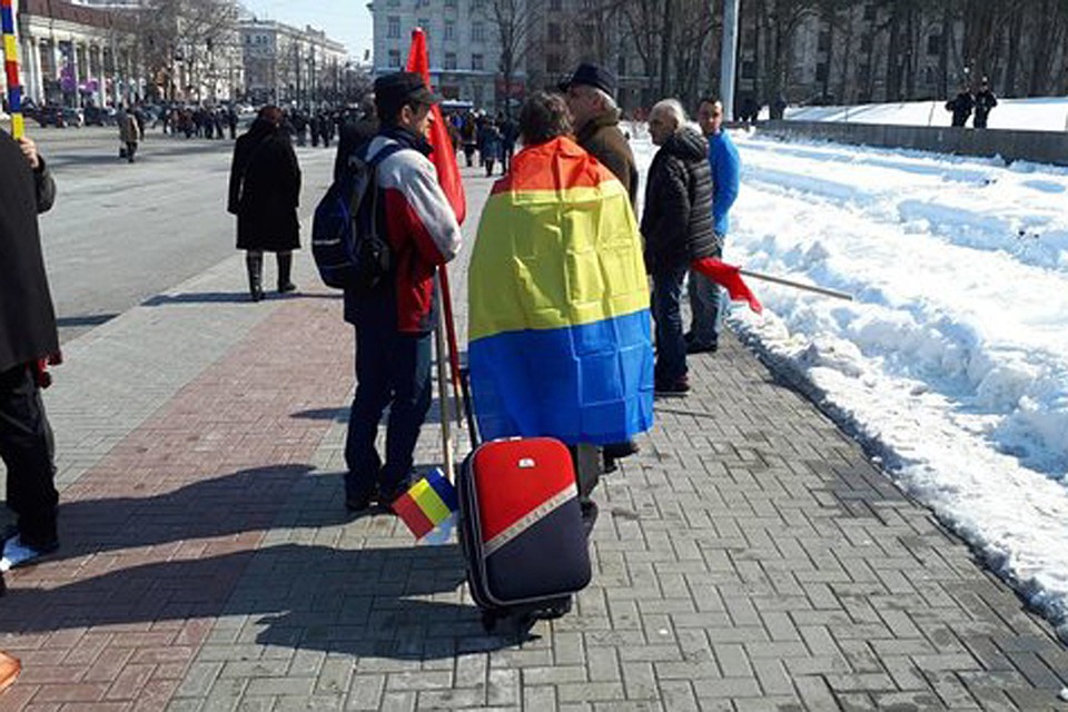 Вместо обещанной сотни тысяч участников не удалось насчитать и десятка…