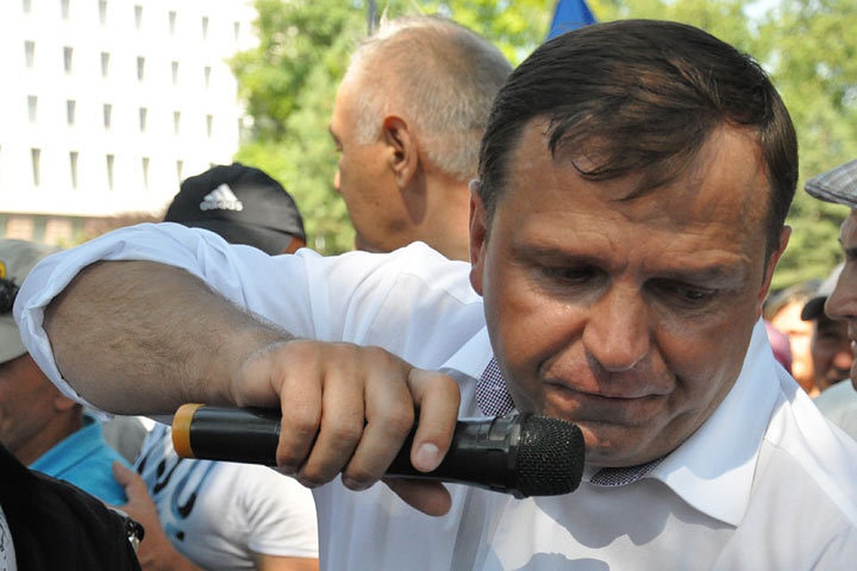 Андрей Нэстасе сообщил, что «обычных встреч с горожанами недостаточно», поэтому он решил обратиться к «средствам дистанционного общения».