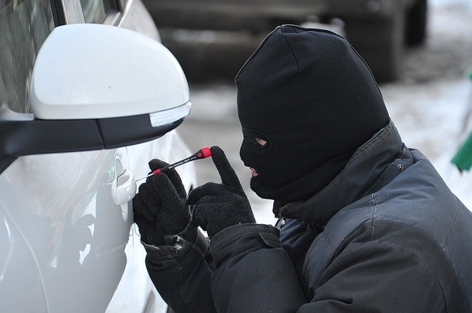 Полиция разыскивает угонщика