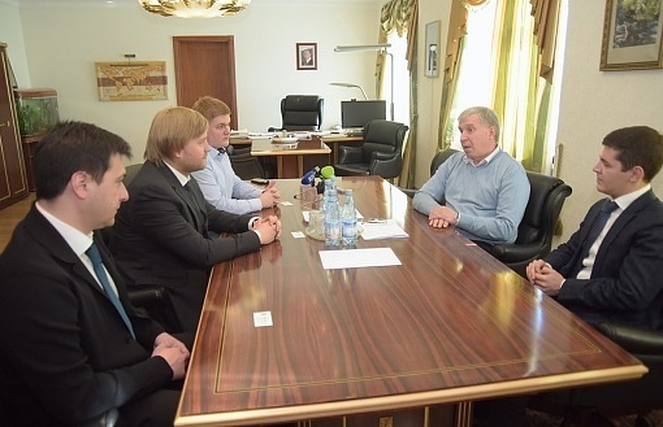 Участники конкурса «Лидеры России» на Дне оленевода в Аксарке правительство.янао.рф