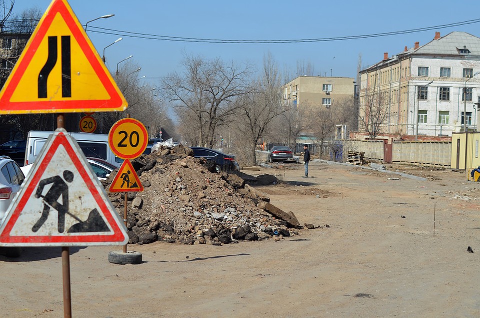 В Астрахани реконструируют улицу Богдана Хмельницкого (Фото:Максим Терский)