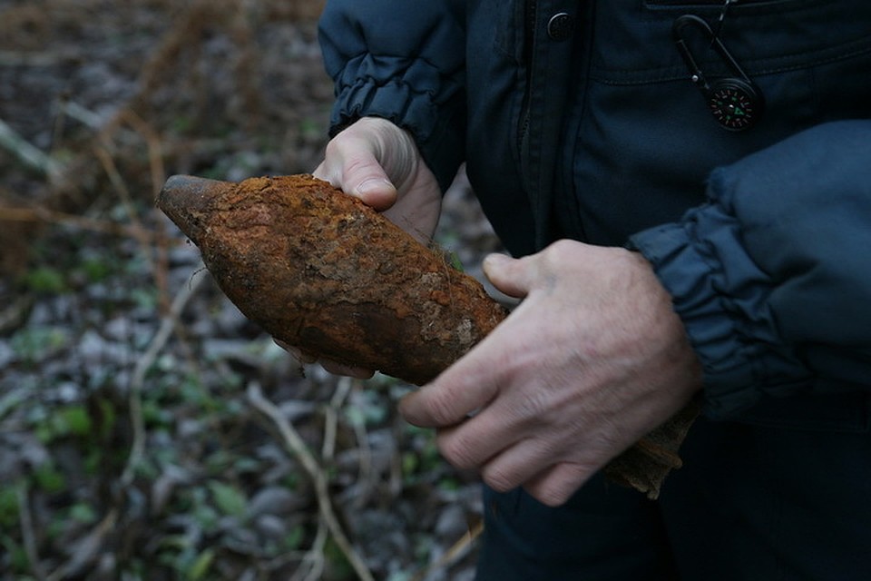 В Пскове возле школы нашли 152-миллиметровый артснаряд.
