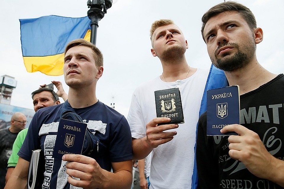 За четверть века после распада СССР на Украине, благодаря националистической пропаганде, выросло целое поколение, для которого генерал Ватутин не освободитель, а палач