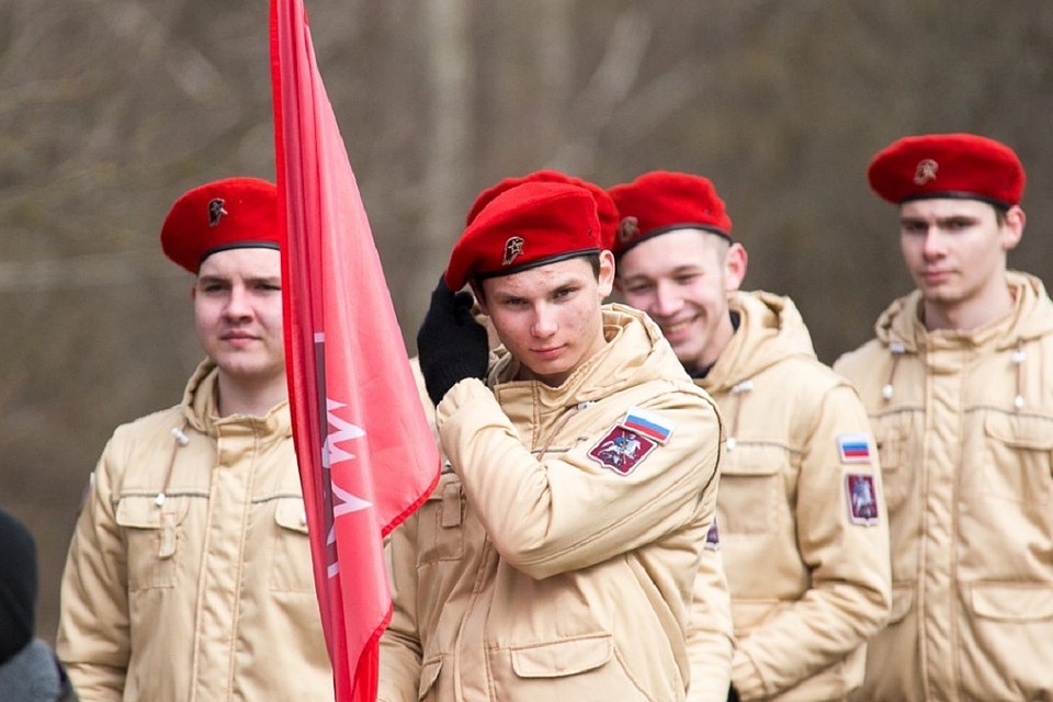 18 апреля 2018 года на горе Соколиха в Псковском районе пройдут торжества в честь князя Александра Невского, здесь же командирам юнармейских отрядов вручат знамена.