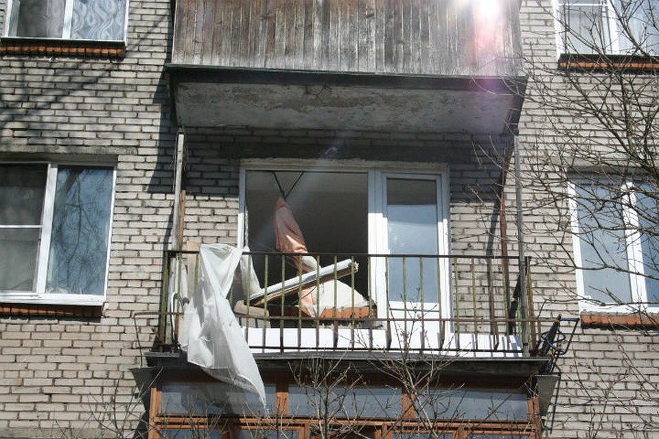 В квартире самогонщика выбило стекла. ФОТО: Мегаполис
