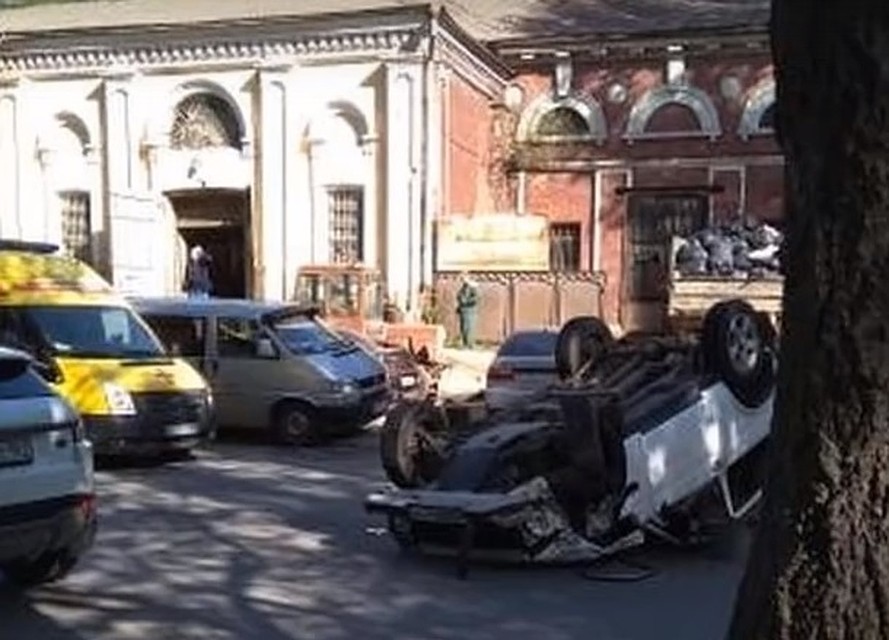 Фото с места ДТП из группы ВК "Ростов Главный".
