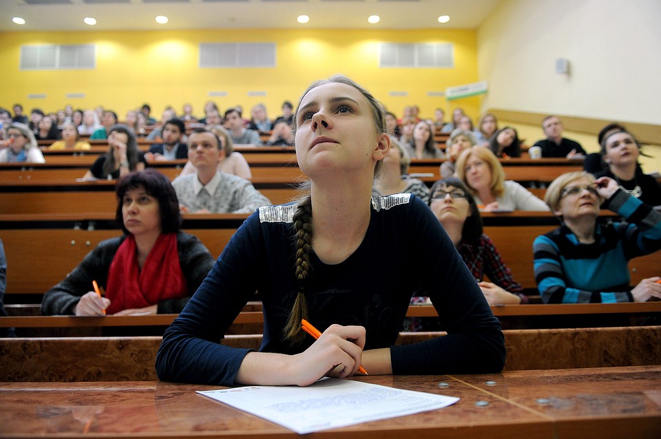 Первый тест абитуриенты будут сдавать 12 июня