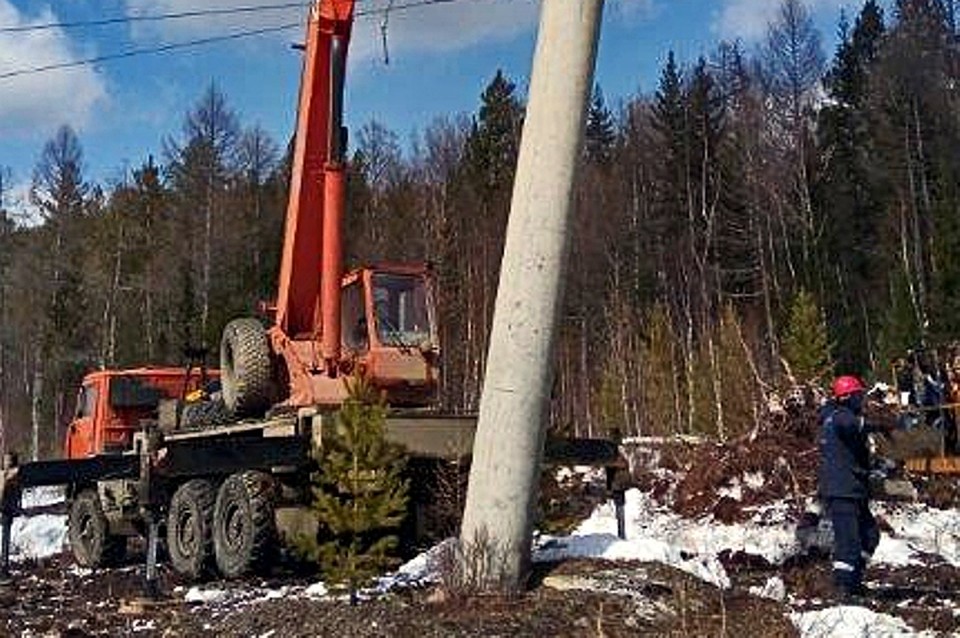 Ремонтные бригады завершают восстановительные работы на электросетях, пострадавших от непогоды. ФОТО: пресс-служба правительства Иркутской области.