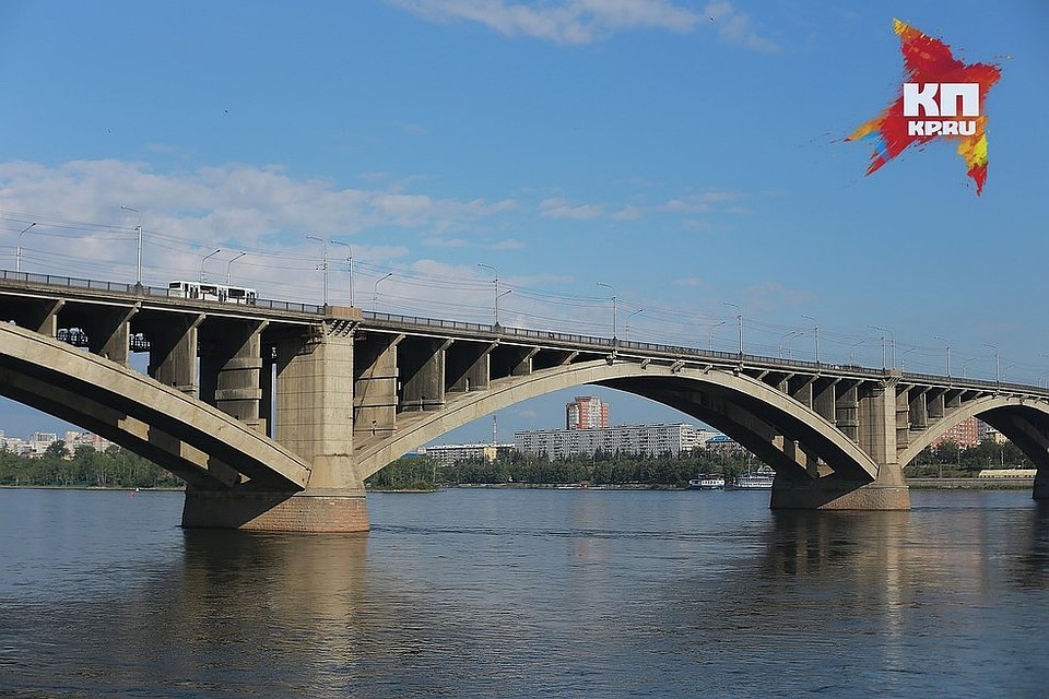 По договору все работы компания должна завершить в срок до 20 августа. Кроме того, фирма обязуется дать гарантию на смонтированную подсветку на пять лет.