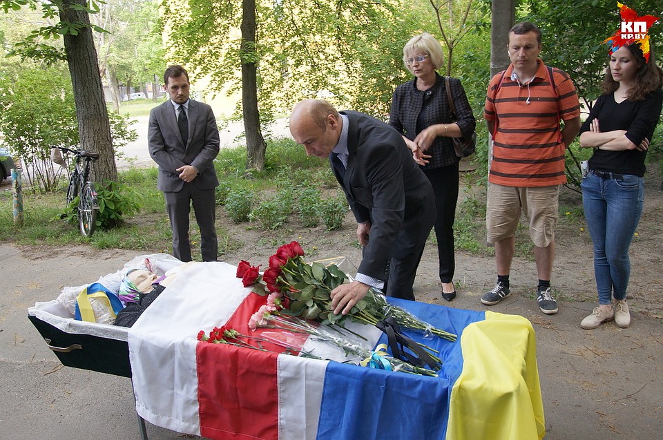 В Гомеле похоронили мать Михаила Жизневского - Героя Украины