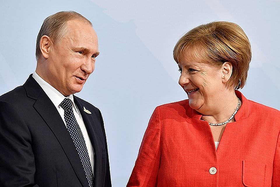 Президент России Владимир Путин и канцлер ФРГ Ангела Меркель