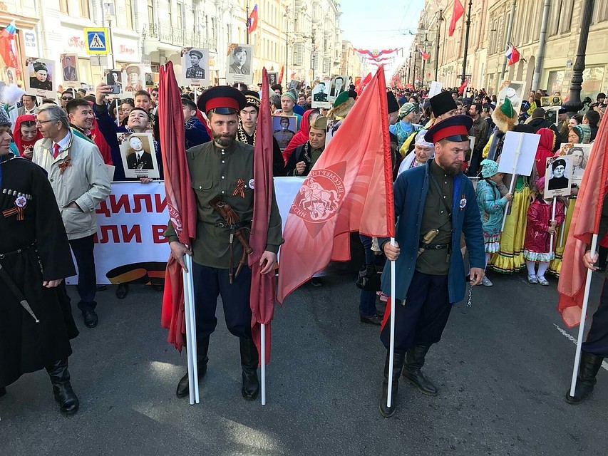 Первые колонны начинают формироваться на Суворовском проспекте