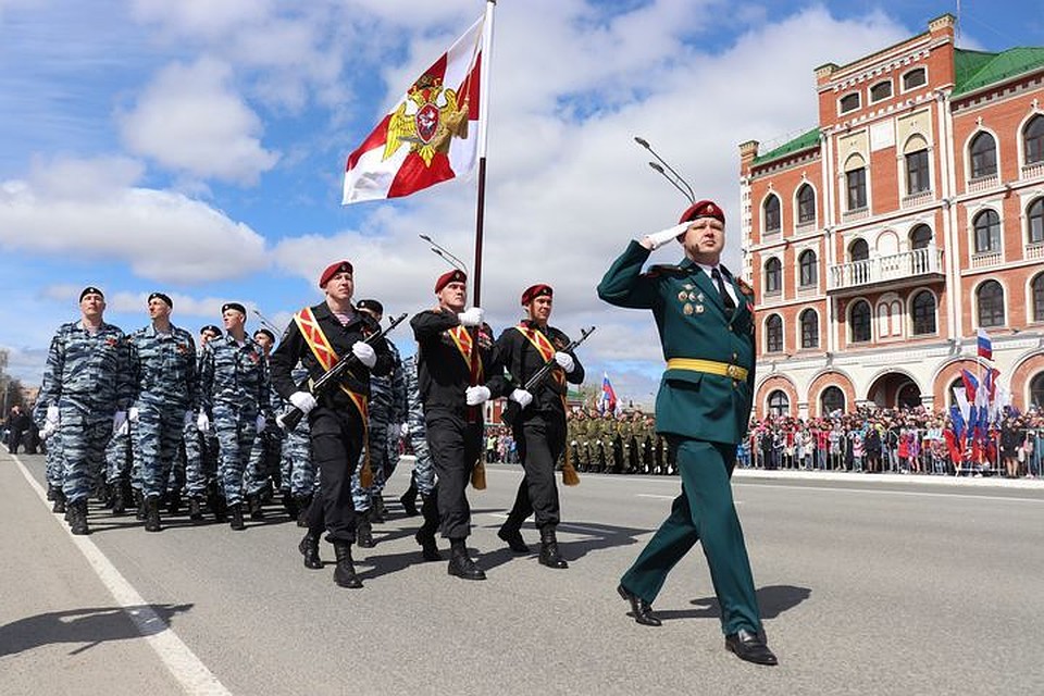 Во время парада