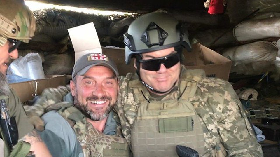 Фотографии визита Наева на передовую опубликовала волонтер Ольга Чихелидзе на своей странице в Facebook