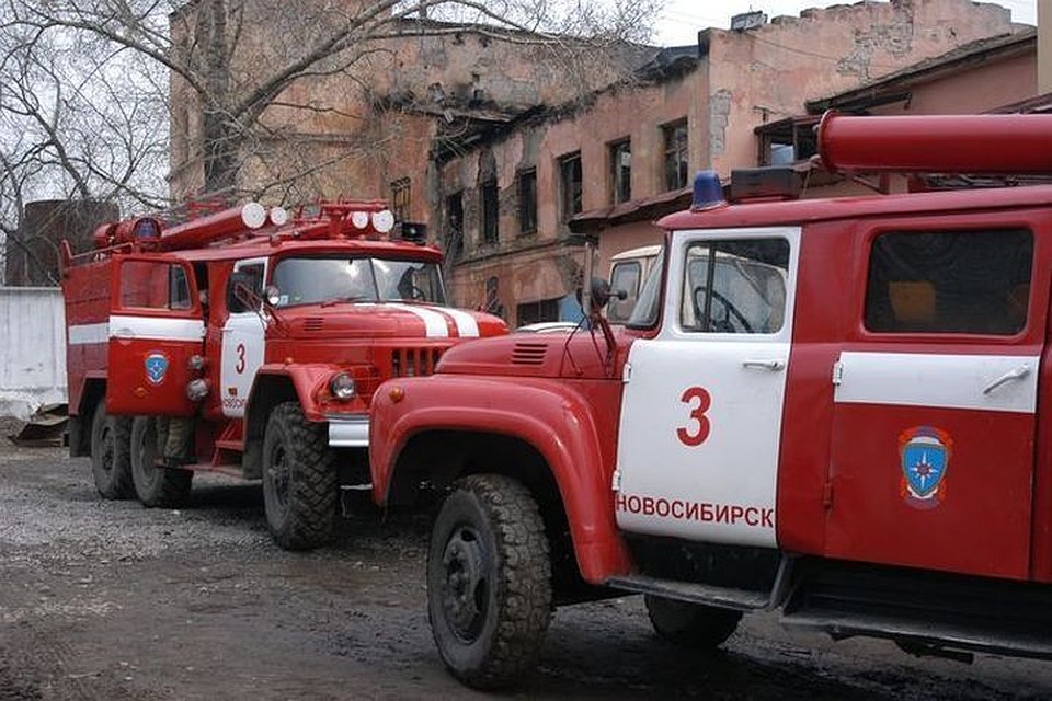 Пожарные оперативно удалось справиться с возгоранием.